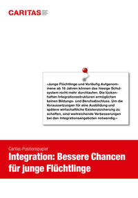 «Junge Flüchtlinge und Vorläufig Aufgenommene ab 16 Jahren können das hiesige Schulsystem nicht mehr durchlaufen. Die lückenhaften Integrationsstrukturen ermöglichen
keinen Bildungs- und Berufsabschluss. Um die
Voraussetzungen für eine Ausbildung und
spätere wirtschaftliche Existenzsicherung zu
schaffen, sind weitreichende Verbesserungen
bei den Integrationsangeboten notwendig.»