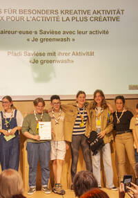 Die Pfadi St. Germain aus Savièse gewinnt den Preis für besonders kreative Aktivität mit ihrem Programm «Ich betreibe greenwashing».