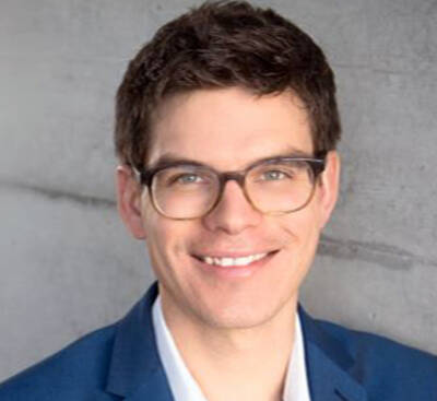 «My work effort s produces a positive effect! The direct cooperation with people who work in the project gives my energy and motivation. The commitment of the staff is huge and their determination to improve the situation inspires me.» Luca Heim, Programme employee Chad.